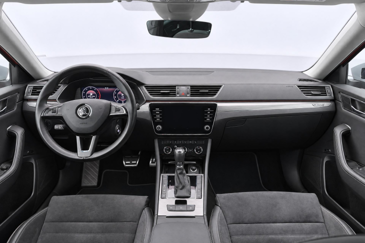 Škoda Superb 2,0 TDI 140kW 4x4 DSG Scout