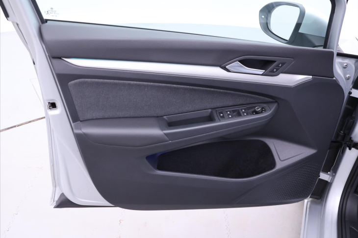 Volkswagen Golf 1,5 TSI 110kW DSG CZ 1.Maj DPH