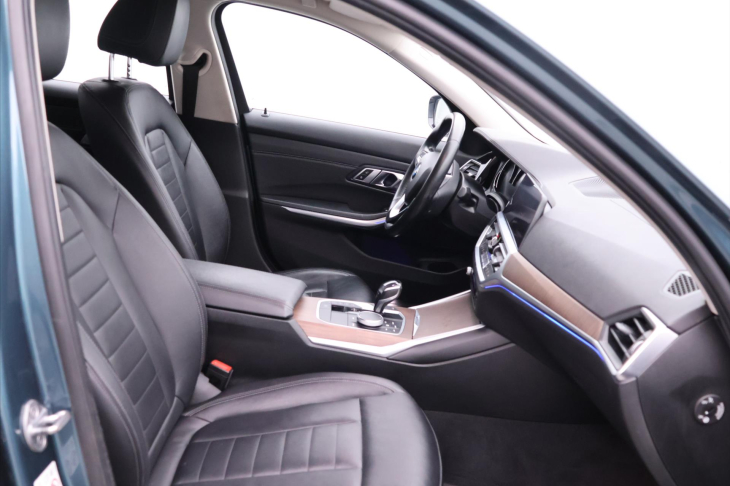BMW Řada 3 3,0 330d xDrive 195kW AT