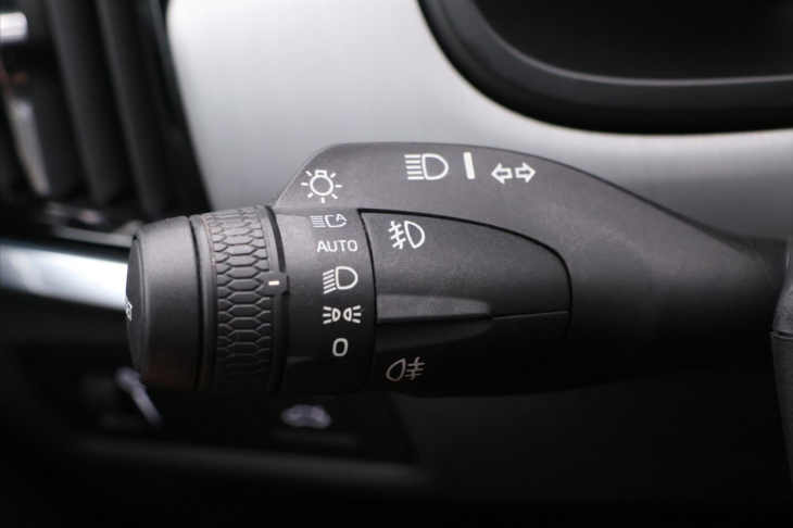 Volvo V90 2,0 T5 184kW Momentum CZ DPH