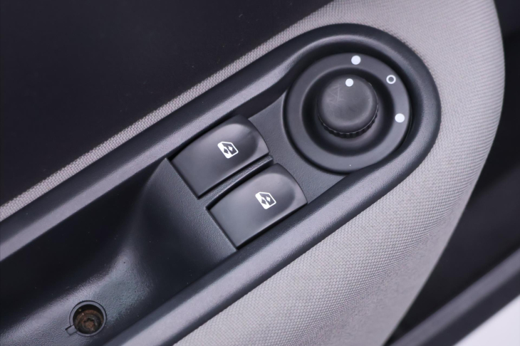 Renault Clio 1,2 i CZ 1.Majitel 9'250km