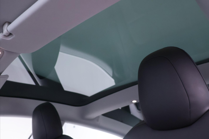 Tesla Model 3 Long Range AWD tažné DPH