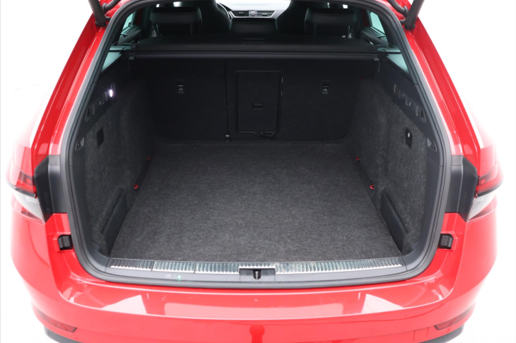 Škoda Superb 2.0 TDI 140kW SportLine DSG CZ
