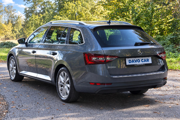 Škoda Superb 2,0 TDI DSG 110kW Style Navi