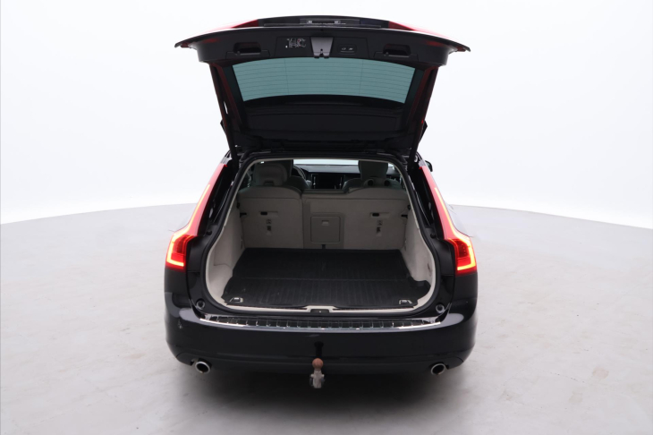 Volvo V90 2,0 D4 140kW Drive-E Momentum Aut.