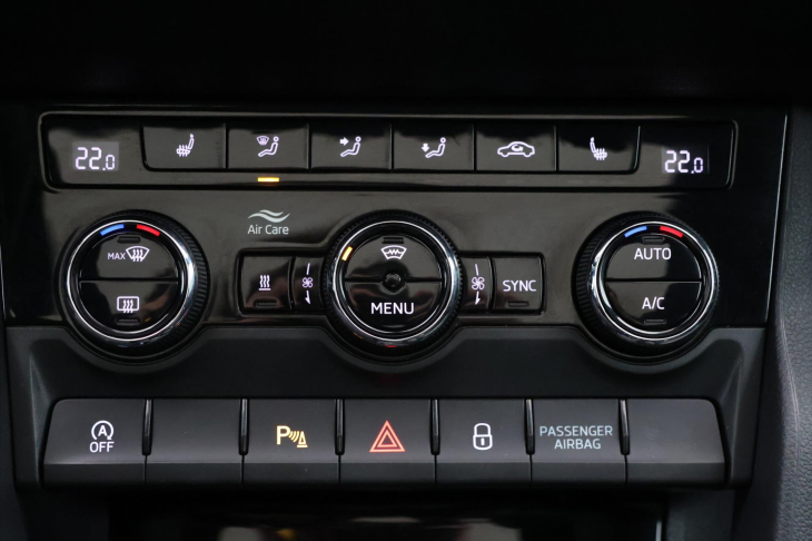 Škoda Karoq 2,0 TDI DSG 4x4 CZ Sportline DPH