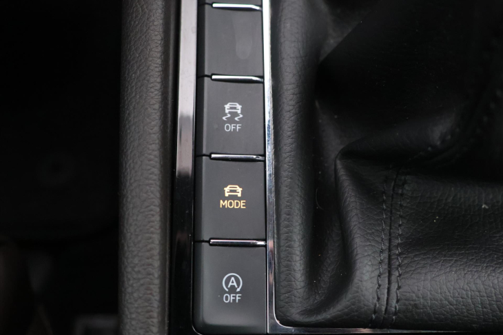 Škoda Superb 2,0 TDI 140kW L&K Navi CZ