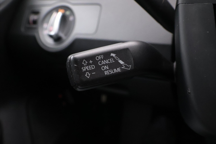 Volkswagen CC 2.0 TDI 103kW DSG Xenon CZ