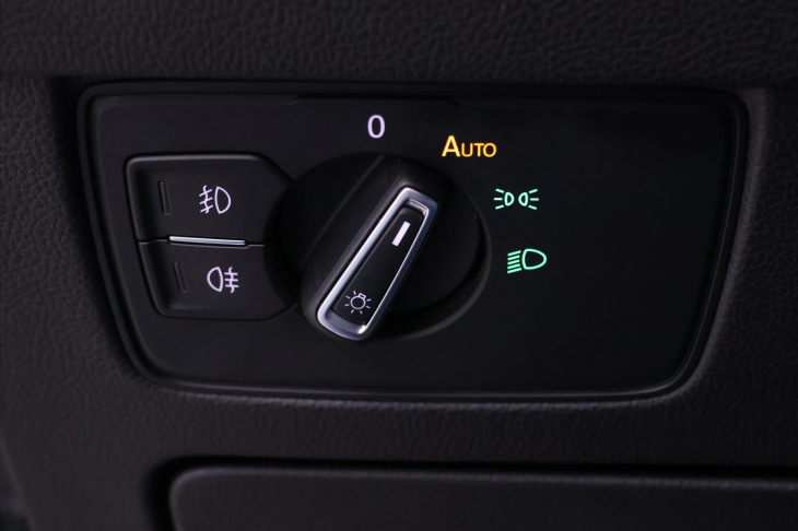 Volkswagen Passat 2,0 TDI DSG CZ Highline DPH