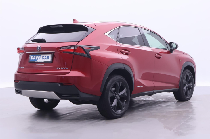 Lexus NX 300h 2,5 145kW Aut. 4WD Luxury DPH