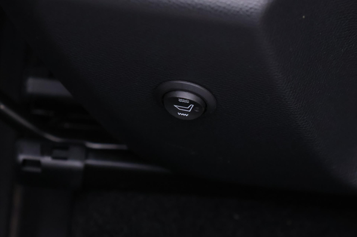 Peugeot 2008 1,2 PT 96kW Aut Allure CZ 1Maj