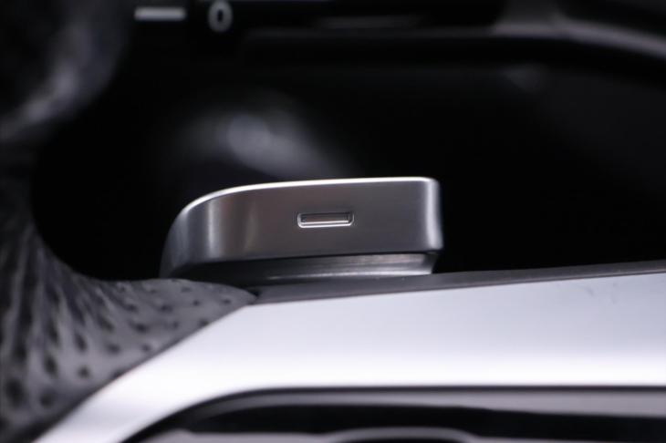 Mercedes-Benz Třídy C 2,0 4MATIC A9 190kW CZ DPH 300