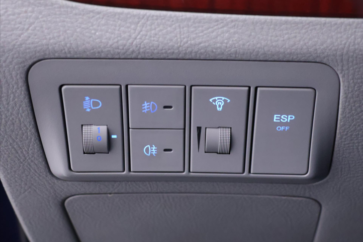 Hyundai Santa Fe 2,2 CRDi 114kW 4x4 7-Míst