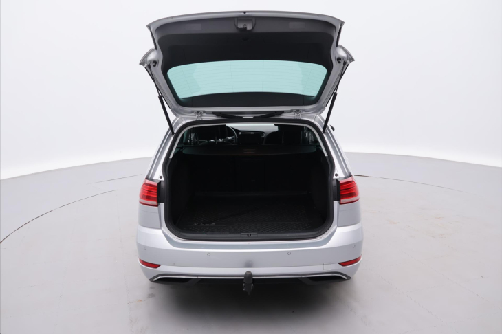 Volkswagen Golf 2.0 TDI 110kW DSG LED Join Tažné