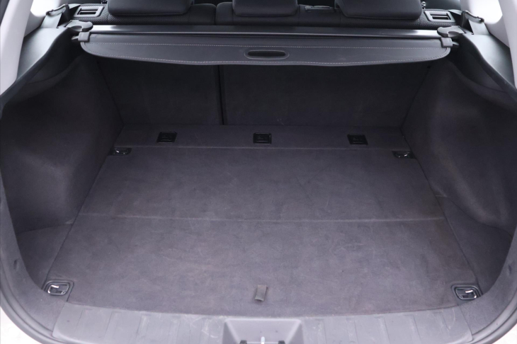 Hyundai i30 1,6 i 92kW CZ Klima STK 10/27