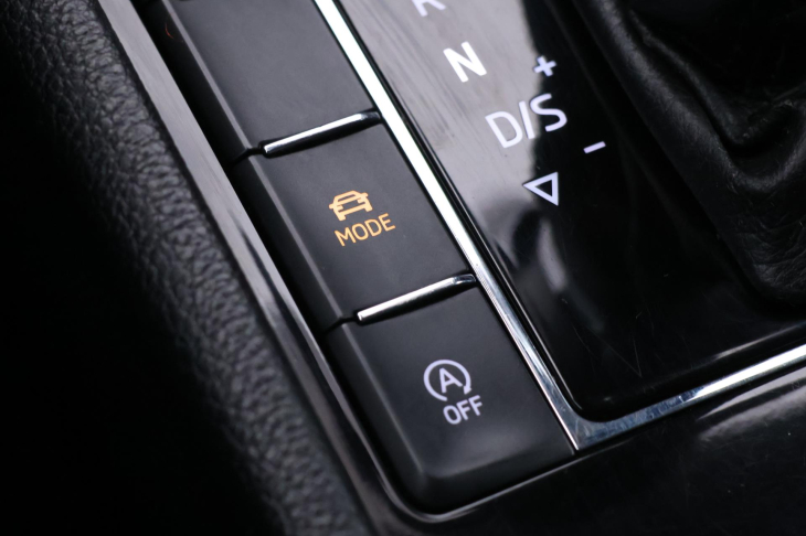 Škoda Superb 2,0 TDI 110kW Style CZ