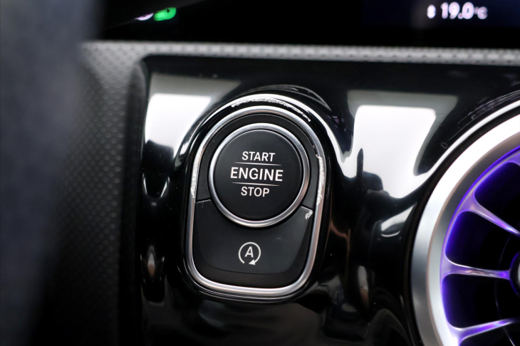 Mercedes-Benz CLA 2,0 200d AMG LINE CZ DPH 77TKM