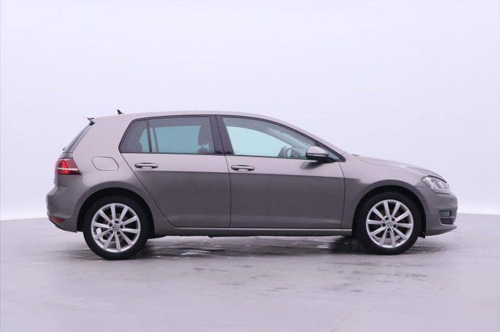 Volkswagen Golf 1,4 TSI 110kW Highline Navi
