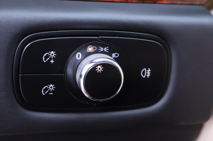 Bentley Continental Flying Spur 6,0 W12 412 kW 4x4 Kůže DPH