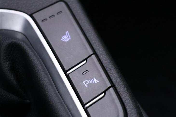 Hyundai i30 1,5 T-GDI 117kW Smart DPH CZ