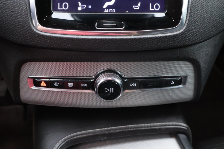 Volvo XC90 2,0 D 165 kW Inscription CZ