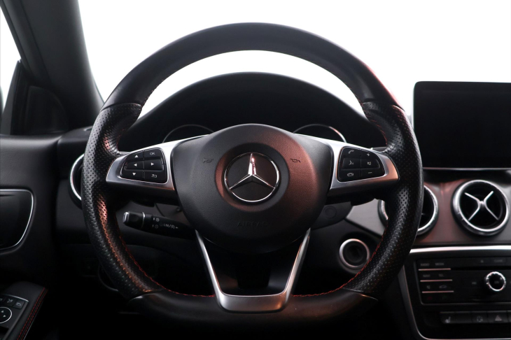 Mercedes-Benz CLA 1,6 200 115kW SB AMG Line