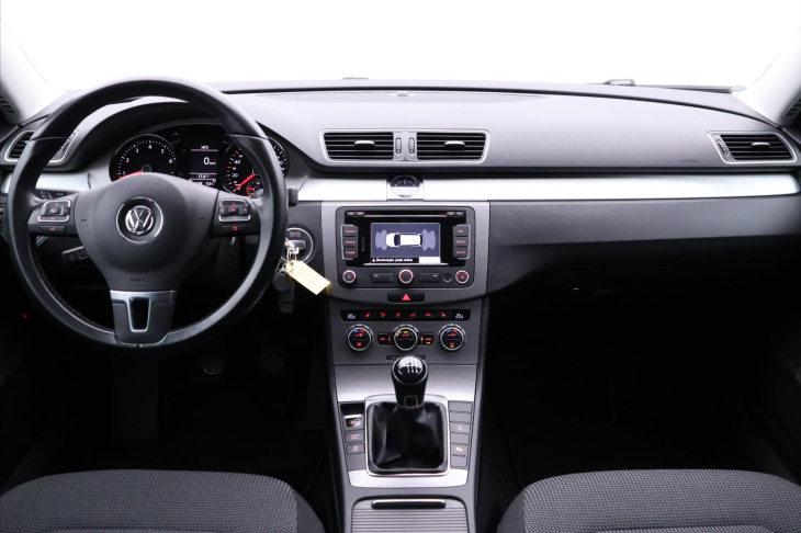 Volkswagen Passat 1,4 TSI 90kW Comfort Navi 1Maj