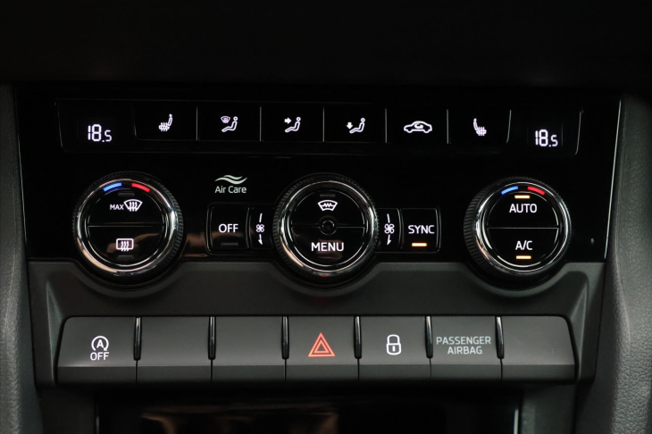 Škoda Karoq 2,0 TDI DSG 4x4 Sportline DPH