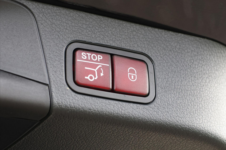 Mercedes-Benz GLB 2,0 200d 4MATIC AMG Premium +