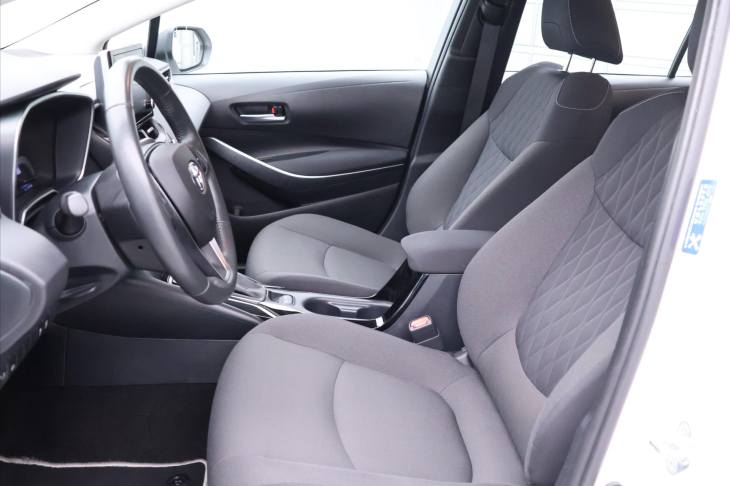 Toyota Corolla 1,8 Hybrid 90kW e-CVT CZ