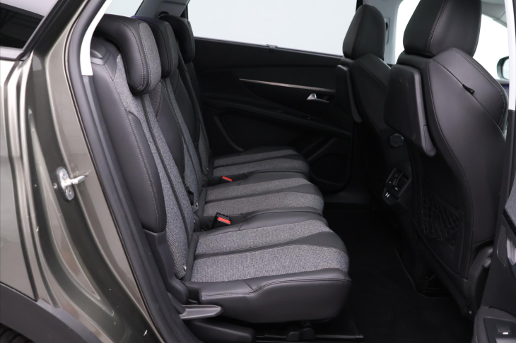 Peugeot 5008 1,2 PT 96kW Allure PANO 7-míst