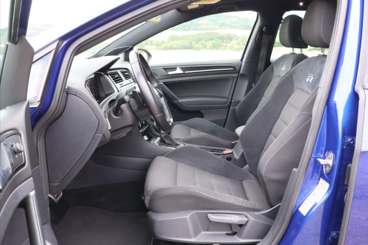 Volkswagen Golf 2,0 TSI 228kW 4M DSG Virtual R