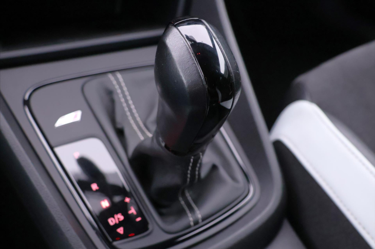 Seat Leon 2,0 TSI DSG Cupra 206kW LED CZ