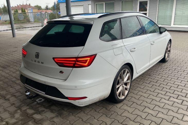 Seat Leon 2,0 TDI 135kW FR DSG Panorama