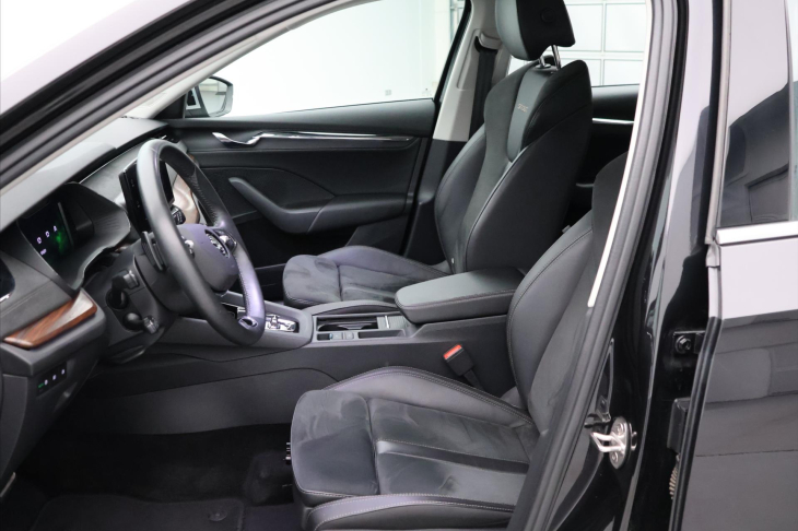 Škoda Octavia 2,0 TDI 147kW Scout HUD Matrix