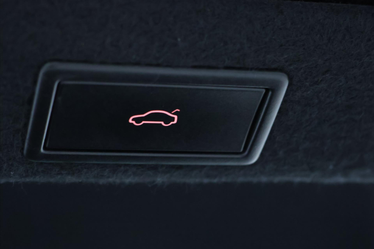 Škoda Superb 2,0 TSI 140 kW L&K DSG CZ DPH