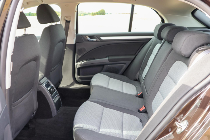 Škoda Superb 2,0 TDI Exclusive Xenon 1.Maj.