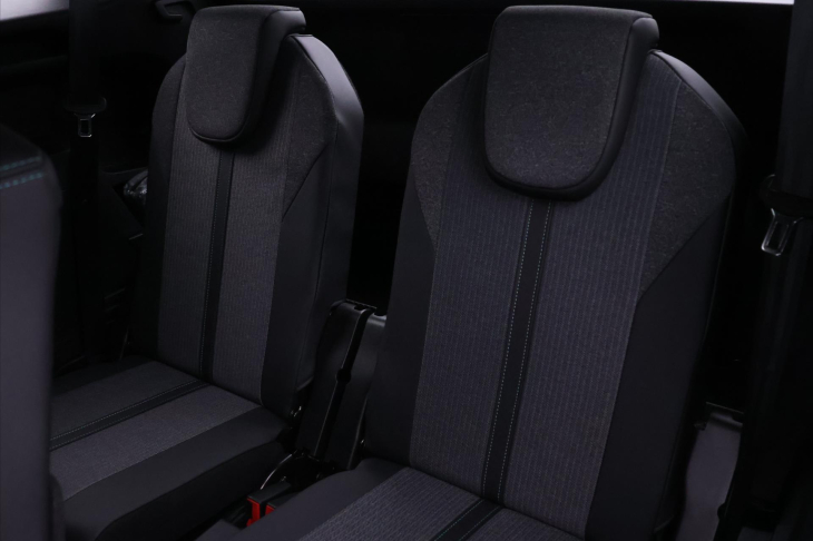Peugeot 5008 1,2 PT Aut. Allure 7-Míst DPH