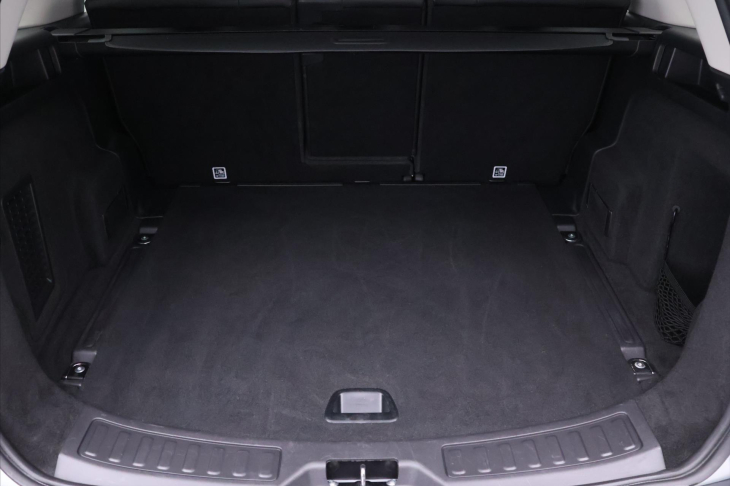 Land Rover Discovery Sport 2,0 D 110kW 4WD CZ 1Maj