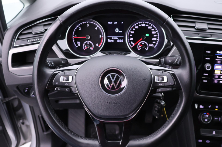 Volkswagen Touran 2,0 TDI 110kW DSG 1.Maj DPH