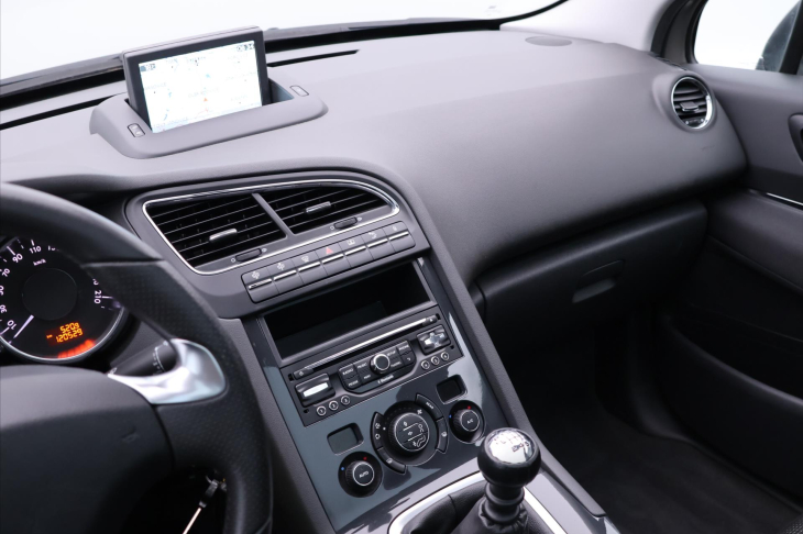 Peugeot 5008 1,6 HDI 120k CZ Allure 7-Míst