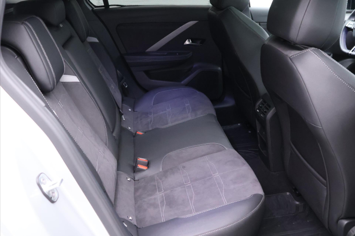 Opel Astra 1,2 96 kW Ultimate ST CZ TZ