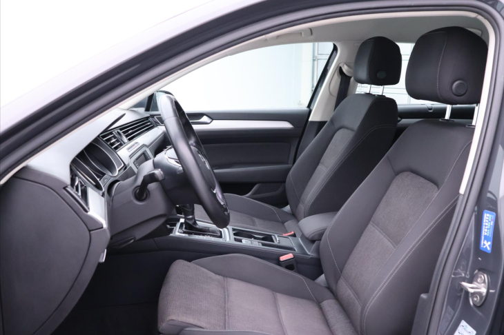 Volkswagen Passat 2,0 TDI 110kW DSG Comfort Navi