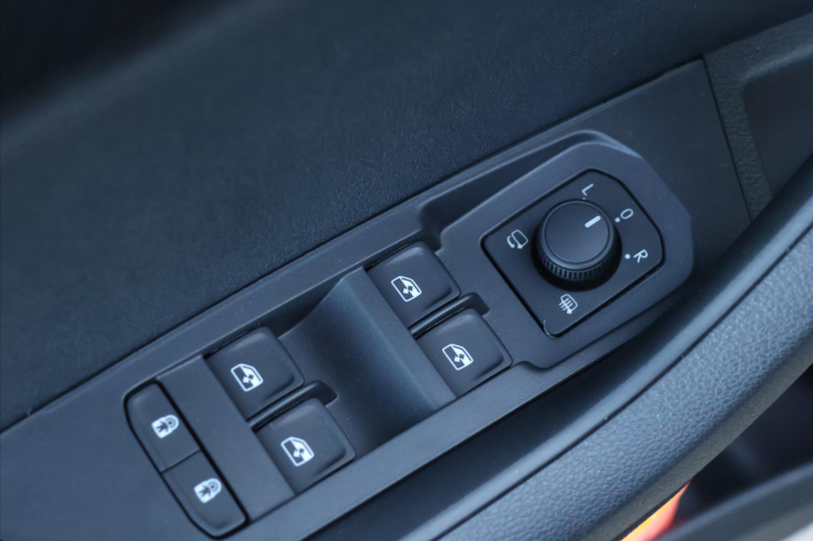 Škoda Karoq 2,0 TDI 4x4 DSG Sportline DPH