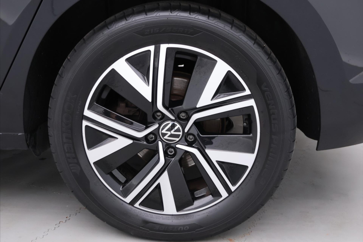 Volkswagen Touran 2,0 TDI DSG Highline 7Míst DPH
