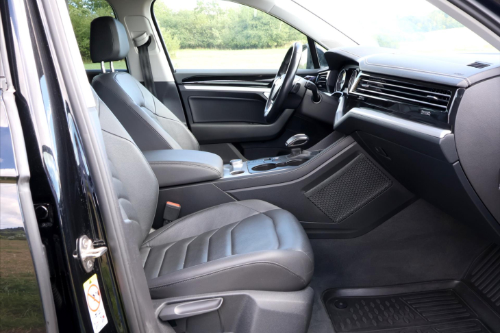 Volkswagen Touareg 3,0 TDI 170kW 4x4 Tažné CZ