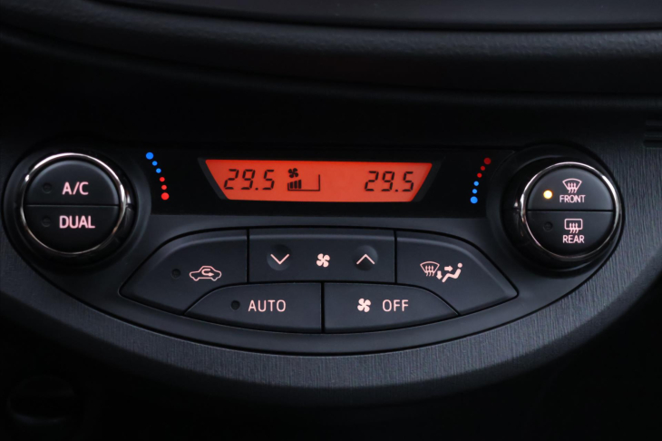 Toyota Yaris 1,0 VVTi Edition 1.Maj Serv.kn