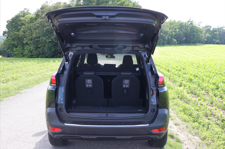 Peugeot 5008 1,2 PT Aut. Allure 7-Míst DPH