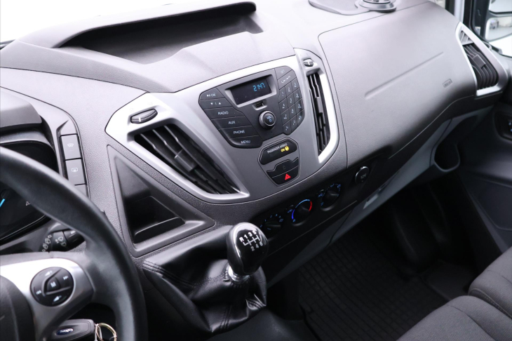 Ford Transit Custom 2,2 TDCi Titanium L2H2 9-Míst