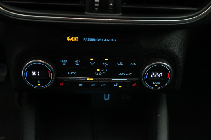 Ford Focus 2,0 TDCI 110kW Titanium LED